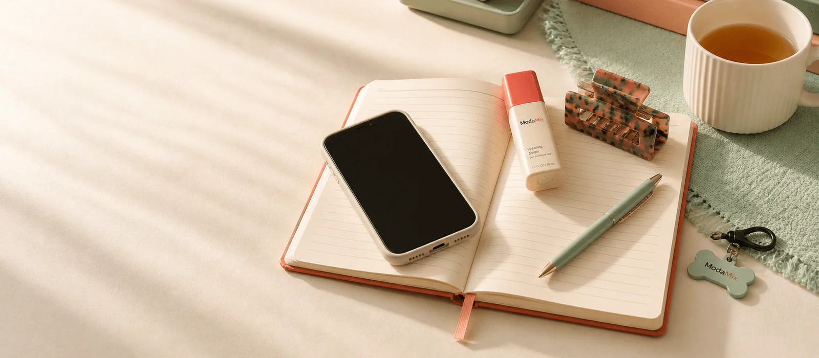 ModaMix newsletter scene with bright practical details
